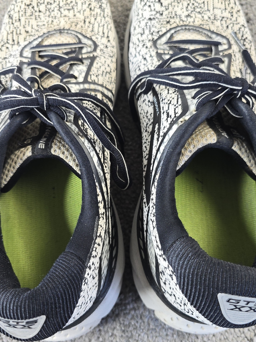 Brooks Adrenaline GTS 20 Mens Size 11 Running Shoes Black Athletic Sneakers Low - Picture 3 of 10